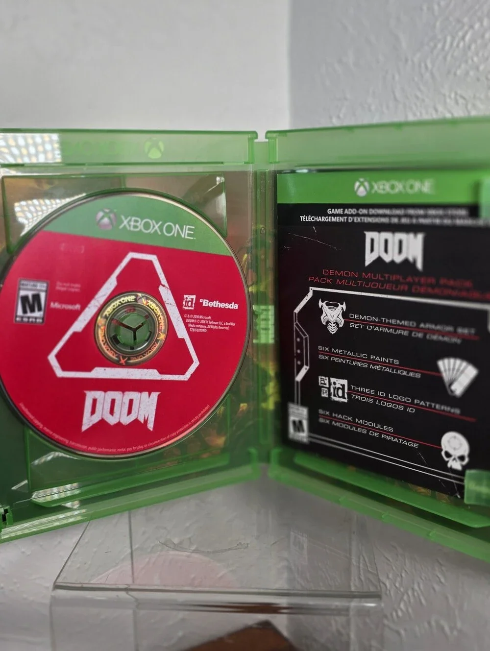 Doom Microsoft Xbox One 2016 Complete CIB First Person Shooter FPS Video Game